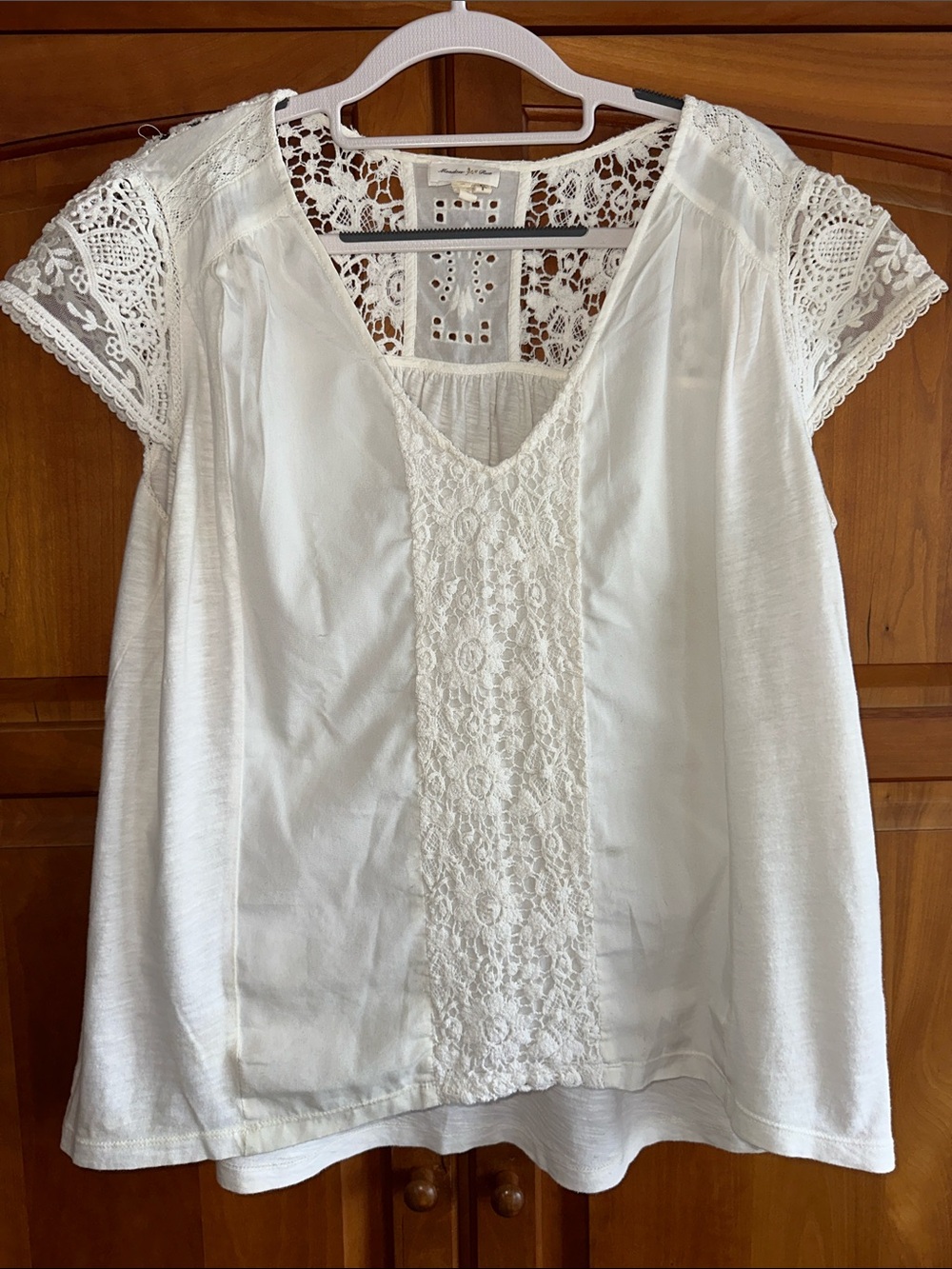 Meadow Rue Soft Off White Lace &  Crochet Sleeve Blouse, L, P-T-P  is 23" EUC
